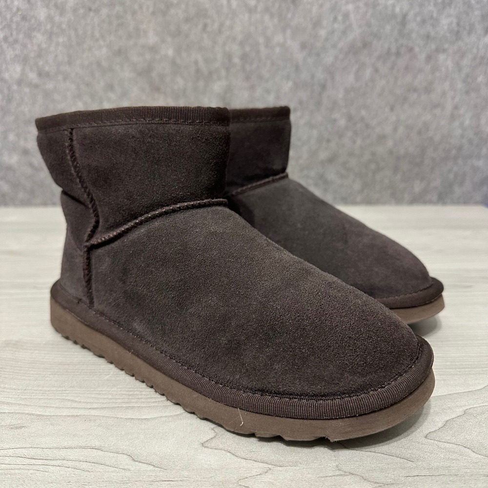 UGG Classic Mini II Boots Womens‎ Size 8 Brown Suede Shearling Ankle Winter Boot